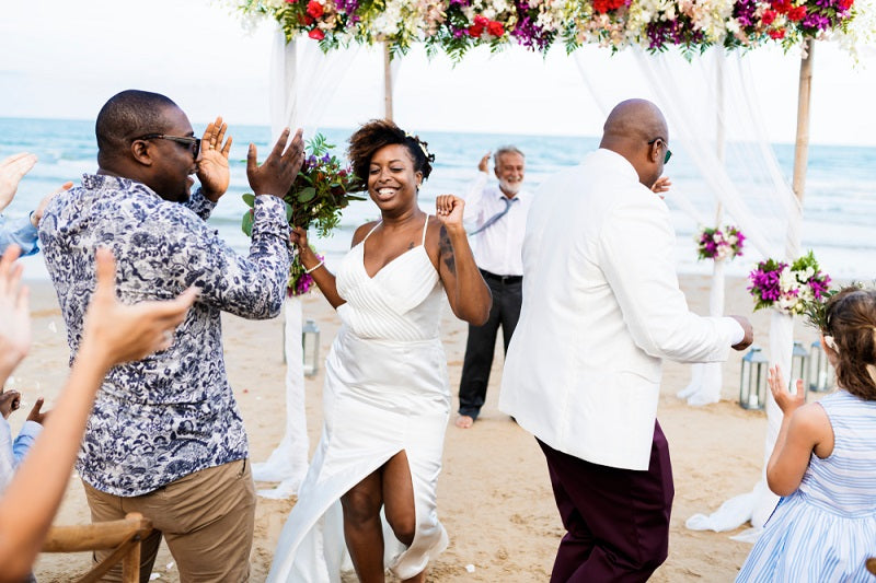 8 Stunning Bridesmaid Dresses Choices in Casual Weddings