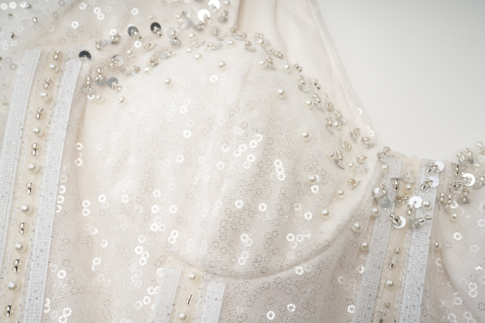 Sparkly White Sweetheart Long Sleeves Sequined Tea Length Prom Dress