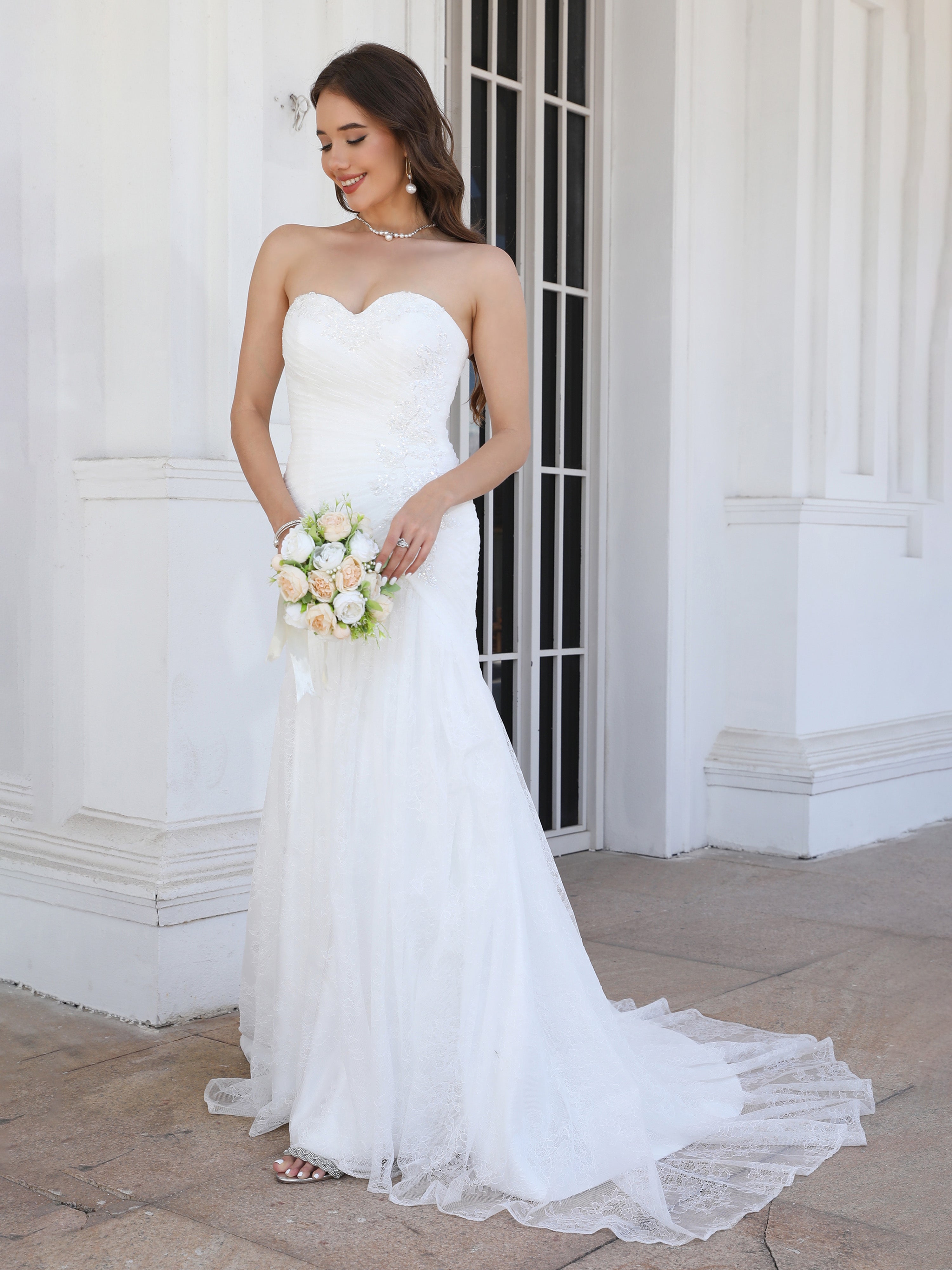 Sweep/Brush Train Strapless Lace Sleeveless Sheath/Column Wedding Dress