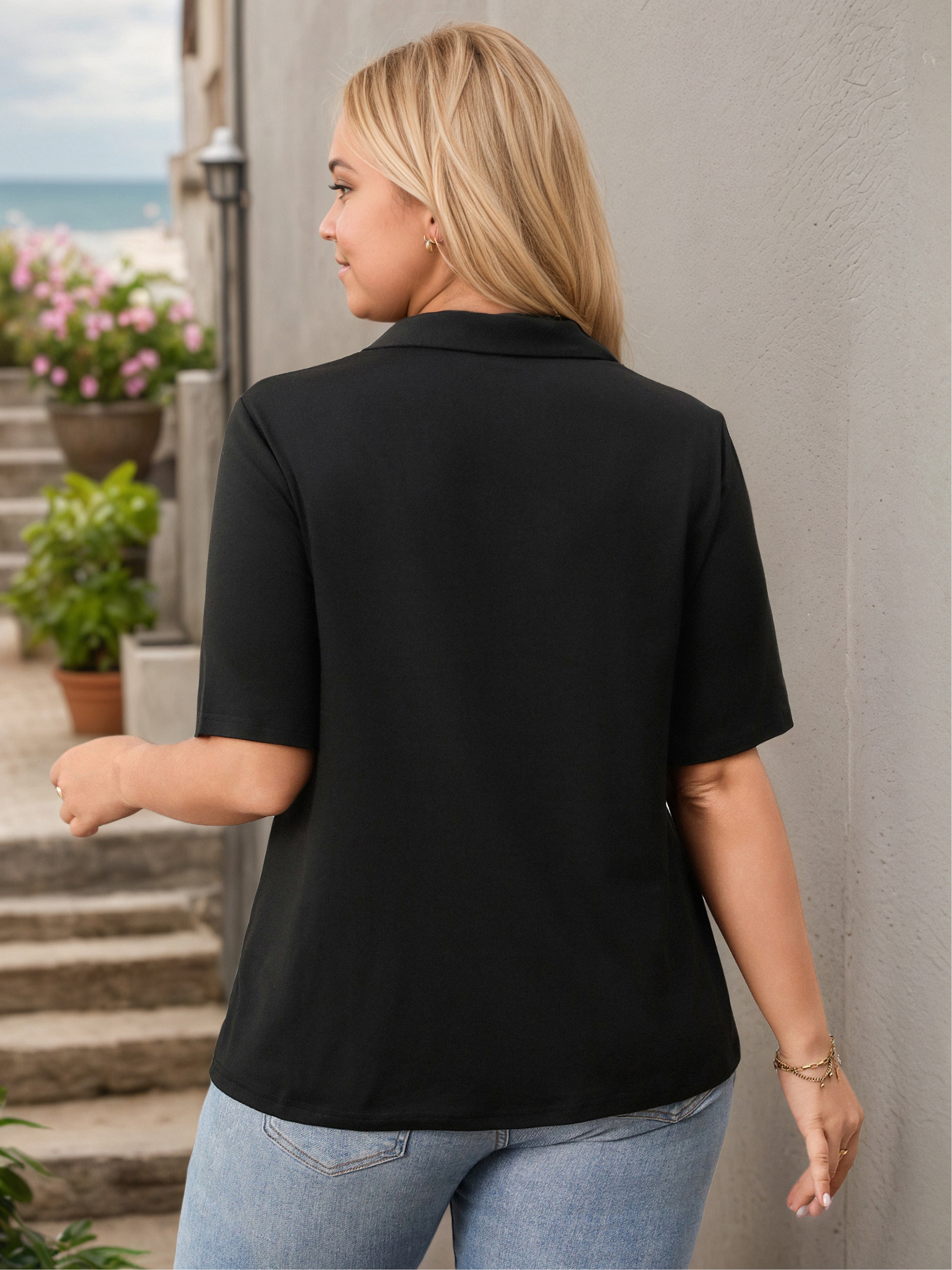 Plus Black Graphic Printed V-Neck Blouse