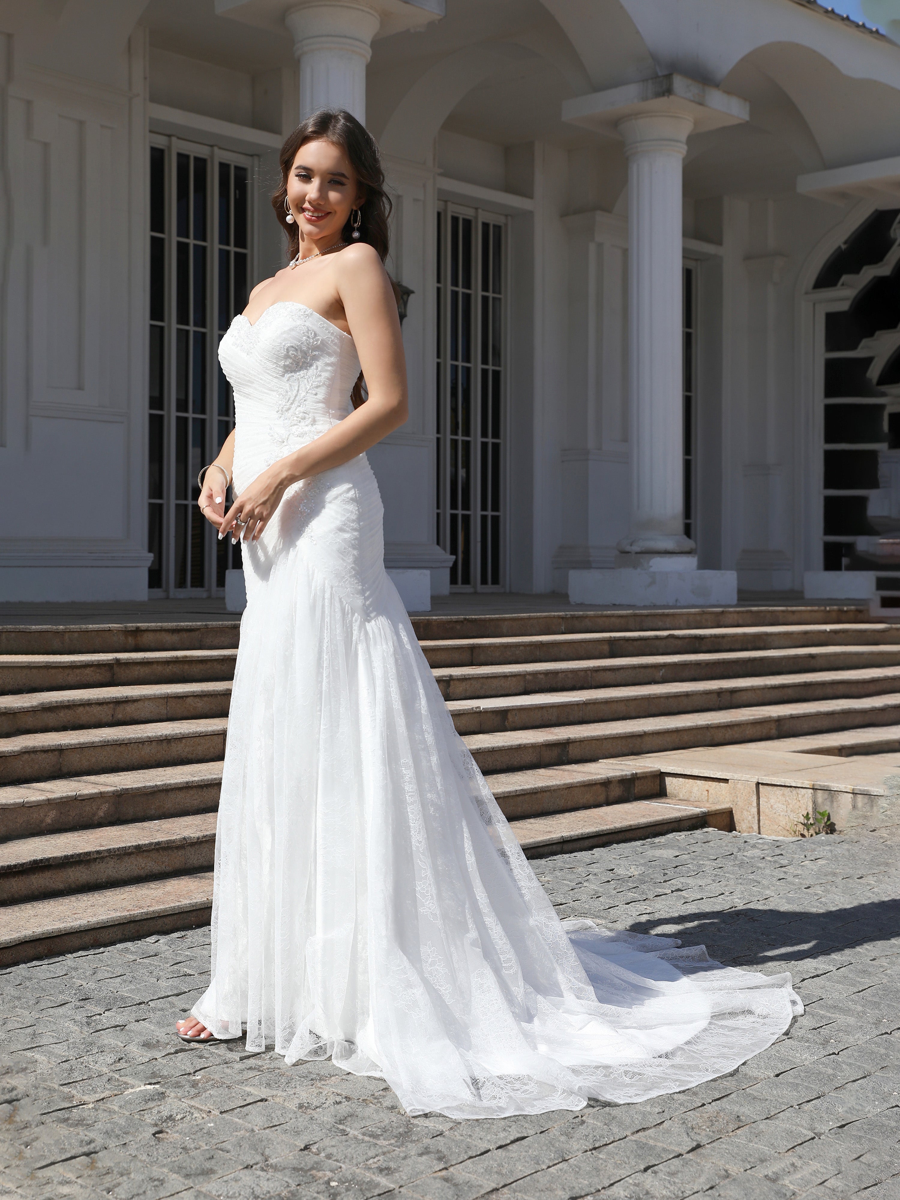 Sweep/Brush Train Strapless Lace Sleeveless Sheath/Column Wedding Dress