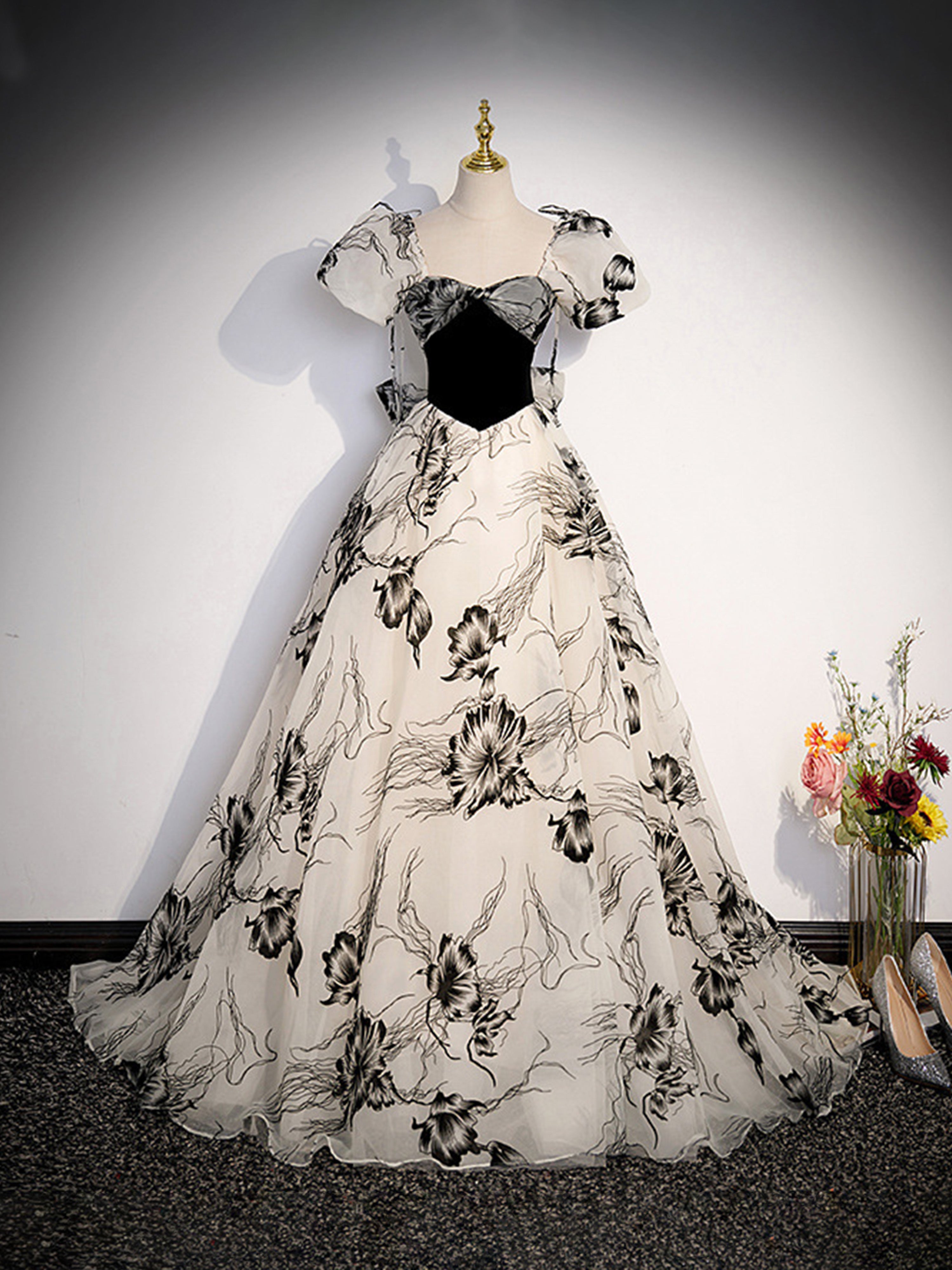 Sweetheart Retro Puffy Sleeves Floral Organza Two-piece Bridesmaid Dresses