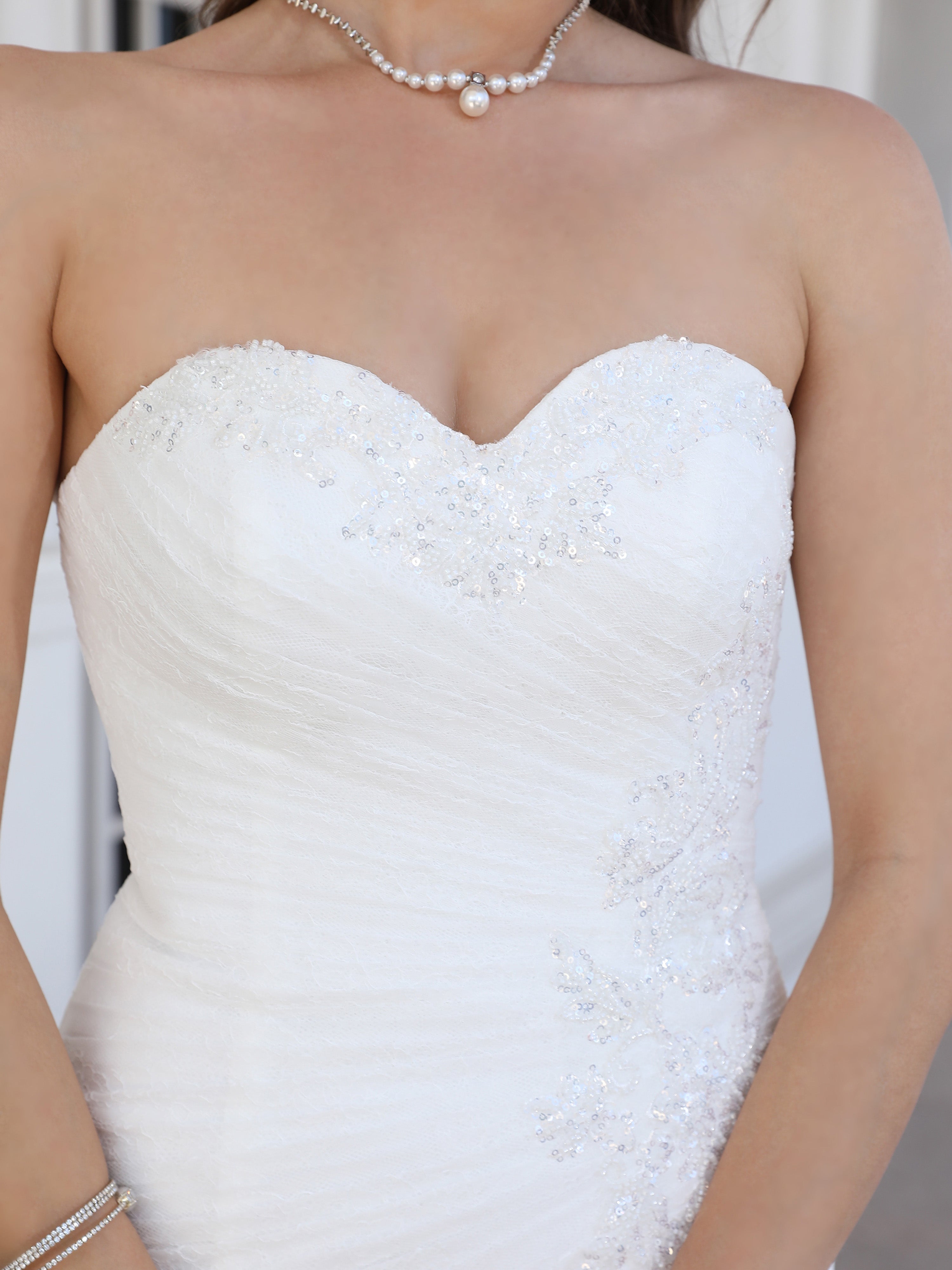 Sweep/Brush Train Strapless Lace Sleeveless Sheath/Column Wedding Dress