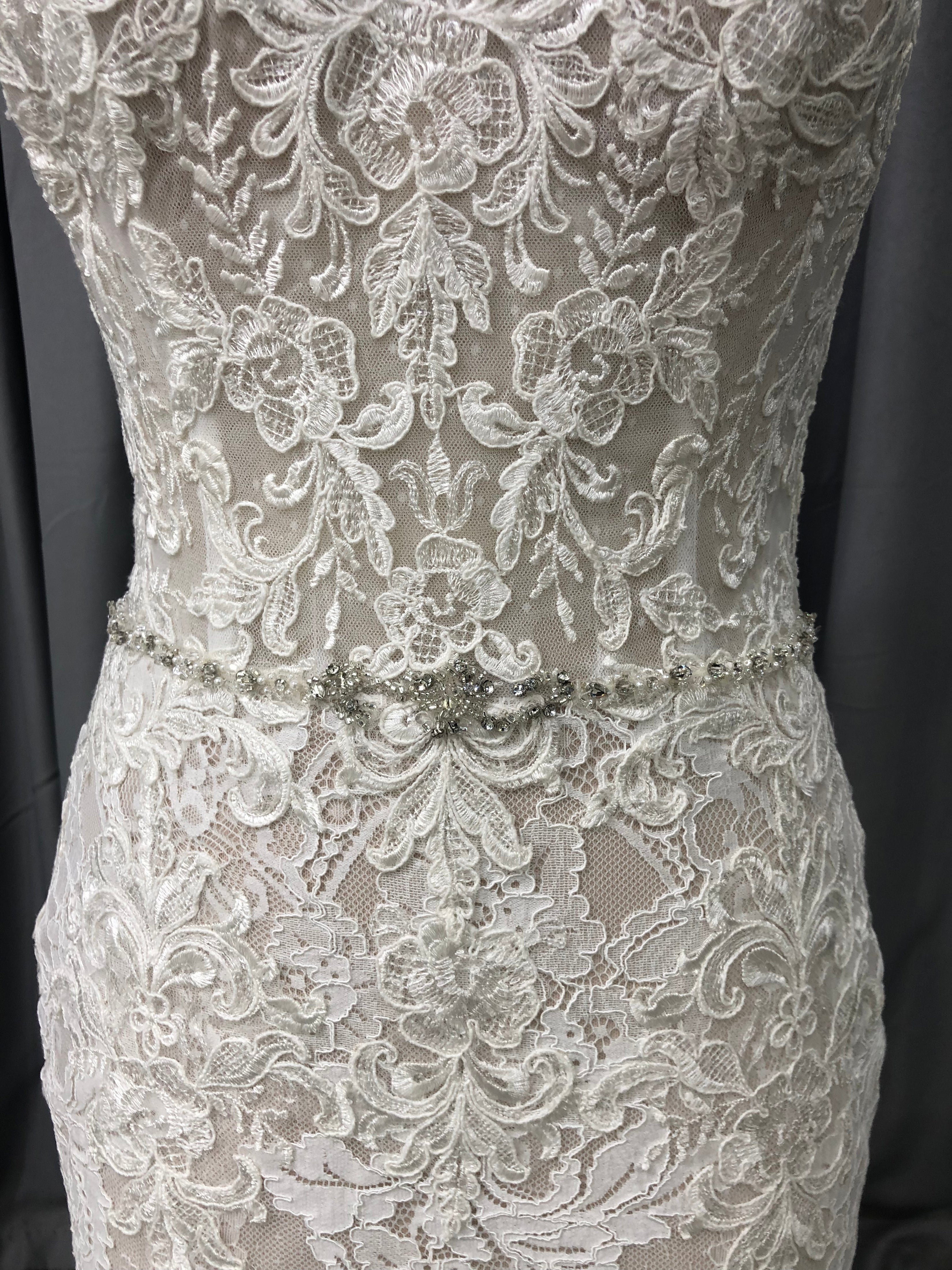 Mermaid V-neck Sweep Train Wedding Dresses With Lace