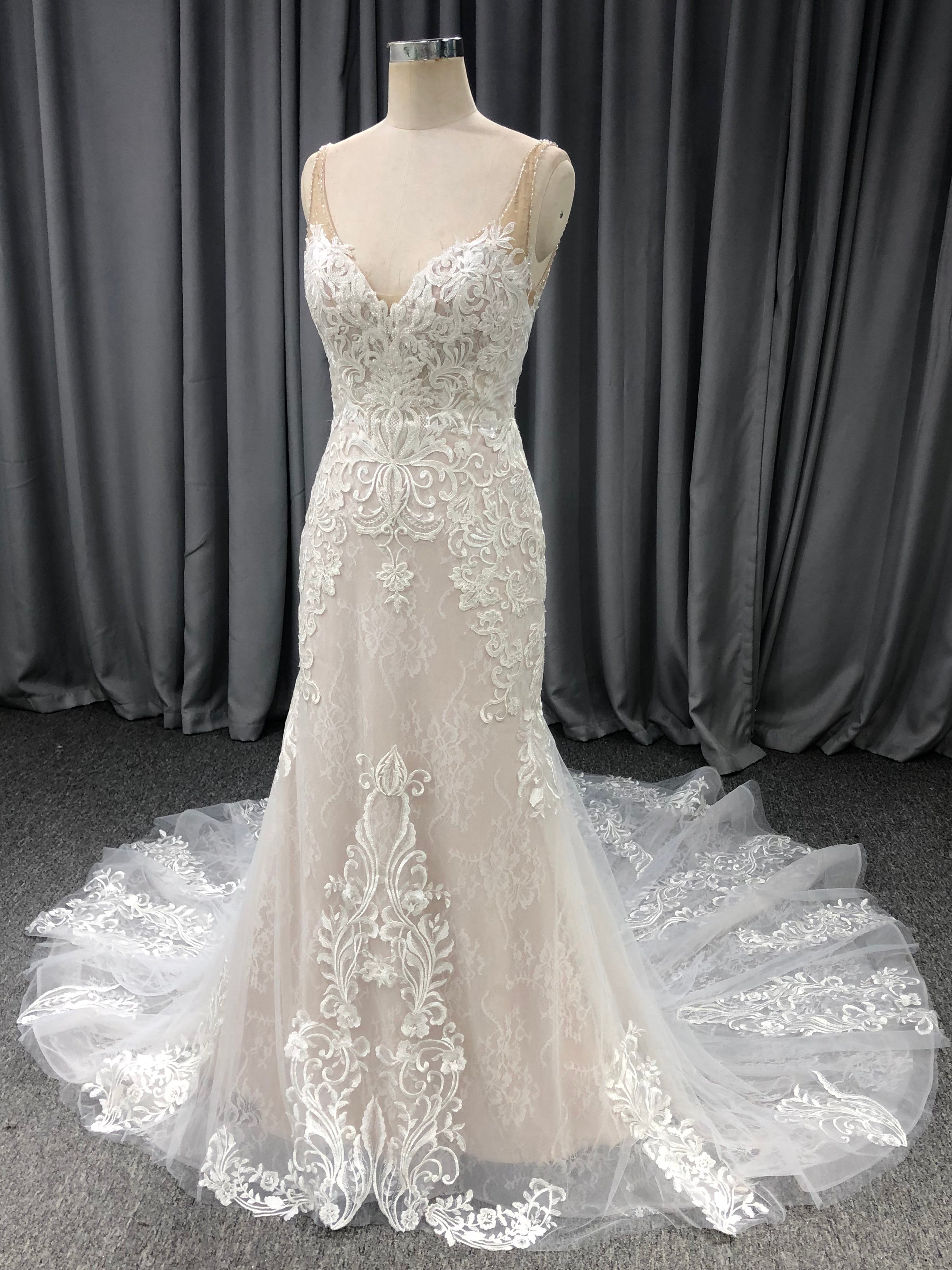 Mermaid V-neck Court Train Sleeveless Lace Wedding Dresses