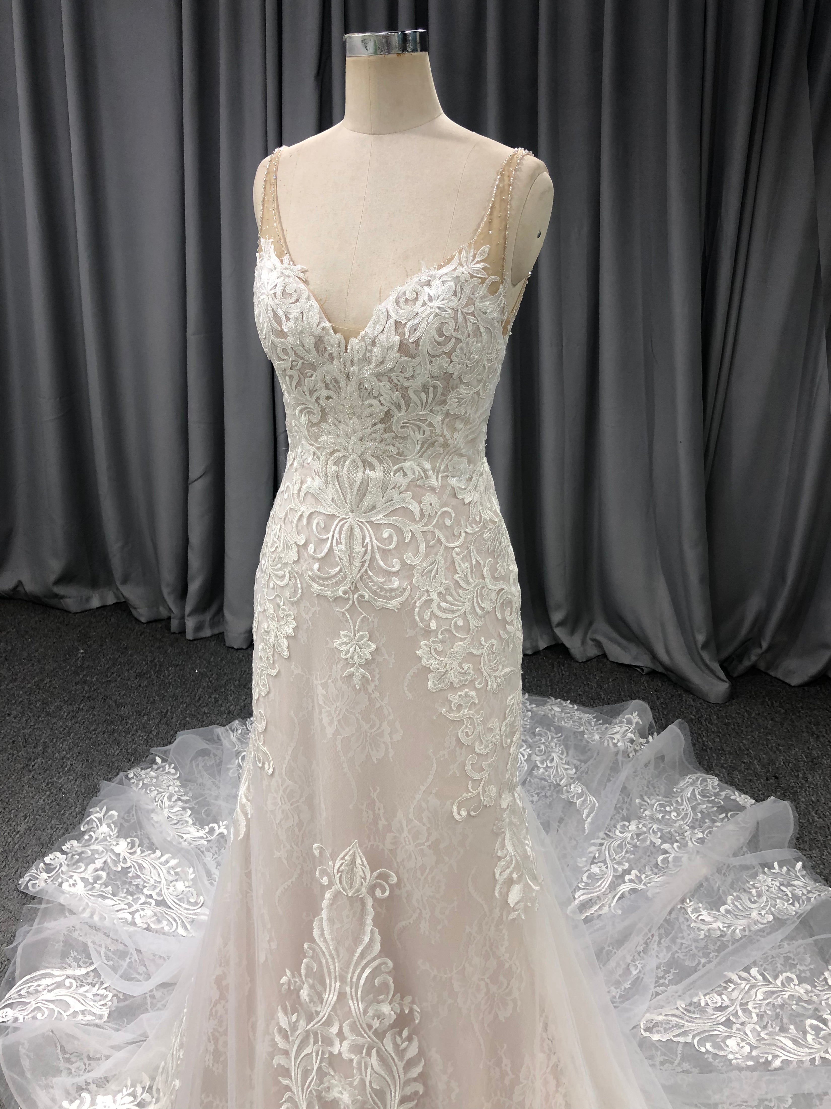 Mermaid V-neck Court Train Sleeveless Lace Wedding Dresses