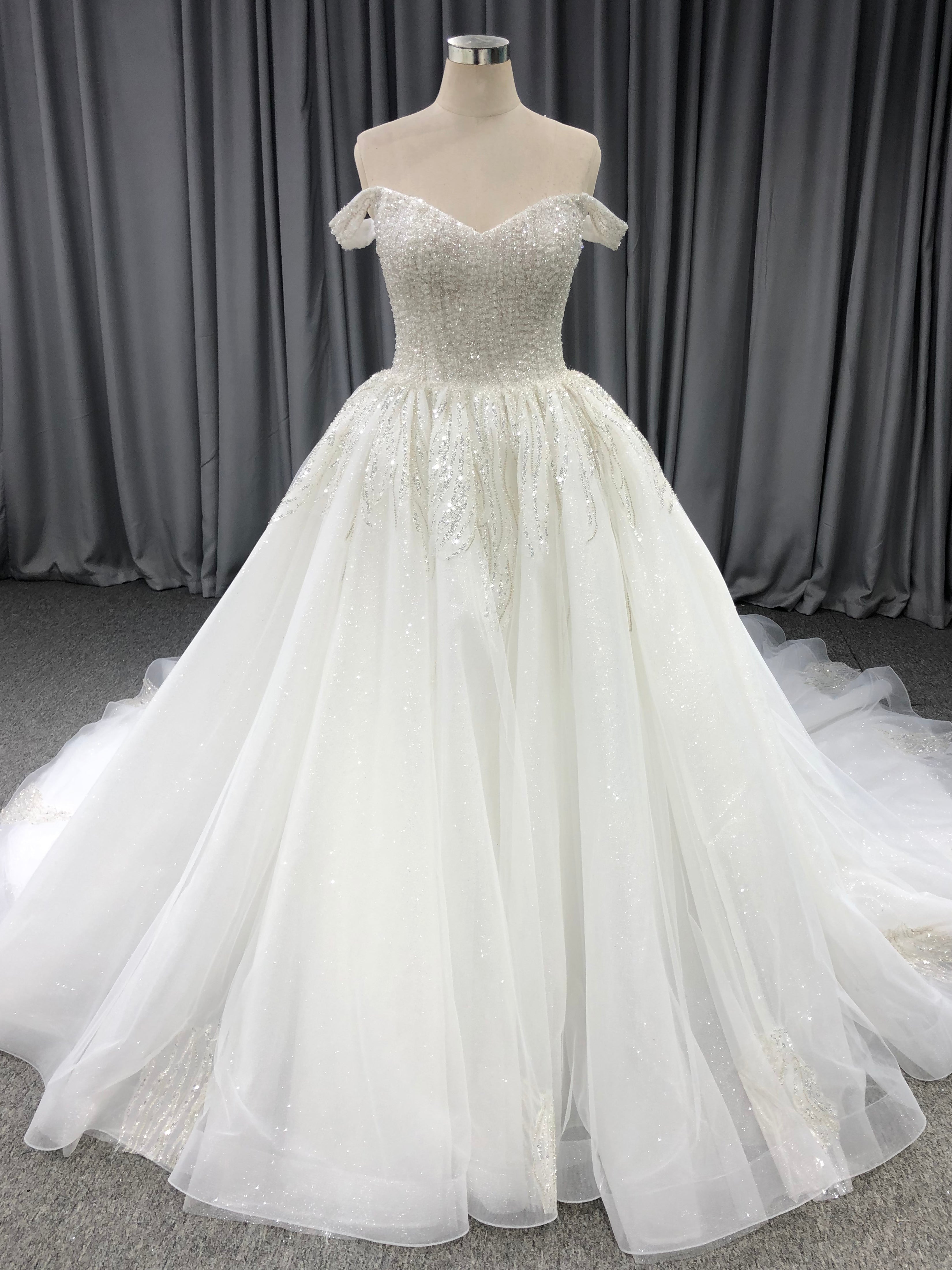 Ball-Gown/Princess Off the Shoulder Court Train Lace Tulle Wedding Dre Ball-Gown/Princess Off the Shoulder Court Train Lace Tulle Wedding Dre