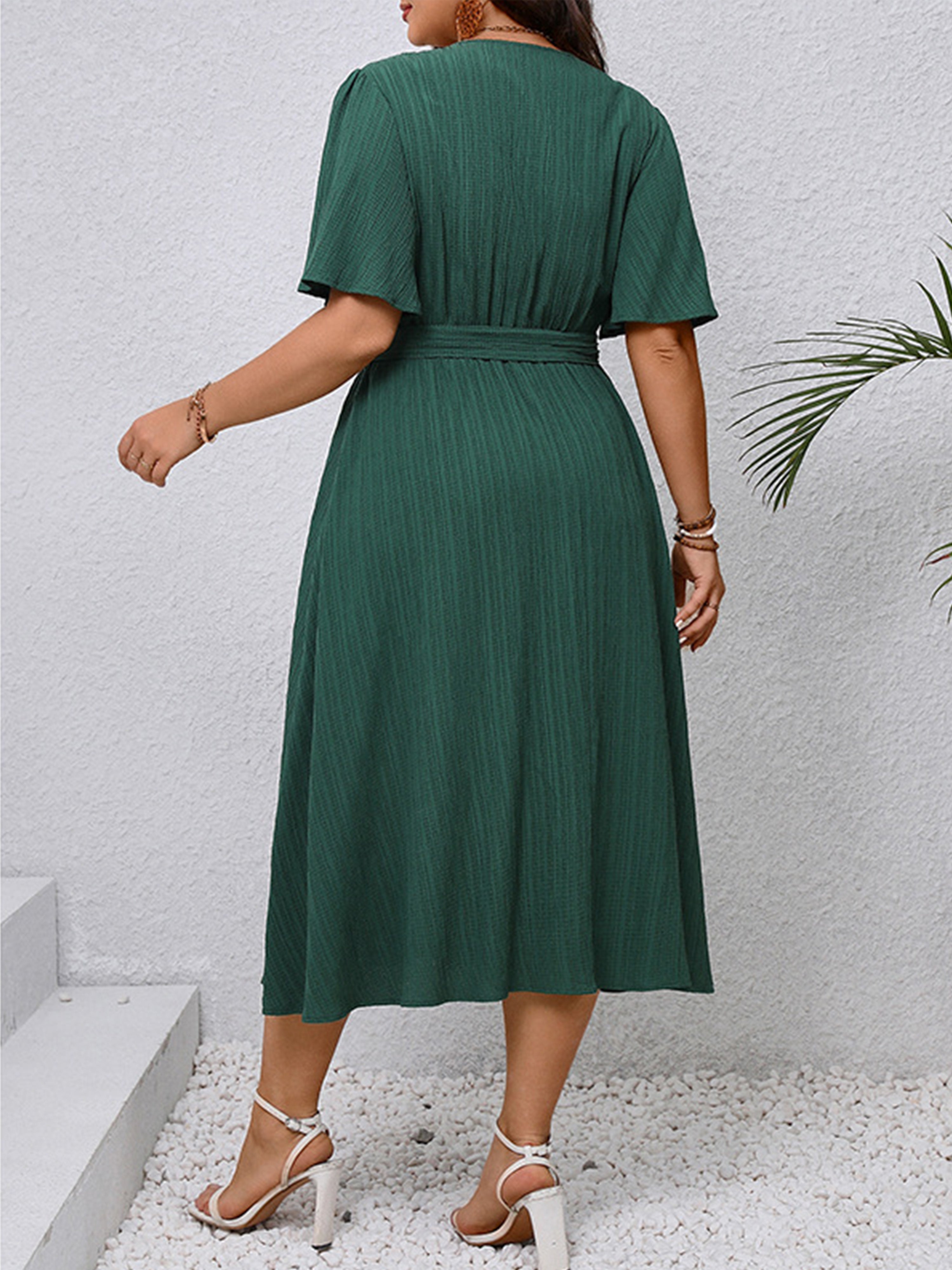 Elegant Lace Notched Neck Tea Length Plus Size Dress