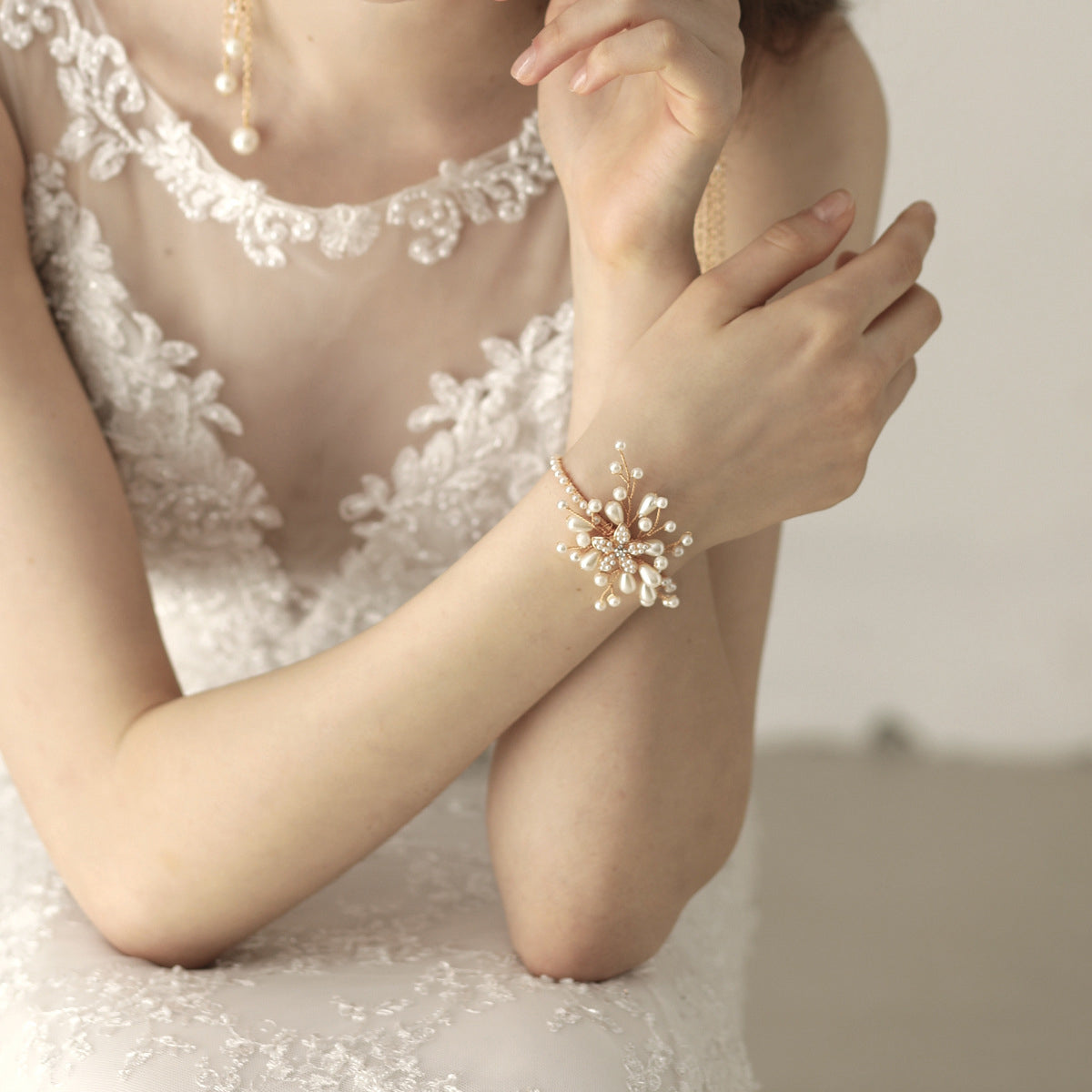Golden Floral Lace-up Wedding Wrist Corsage