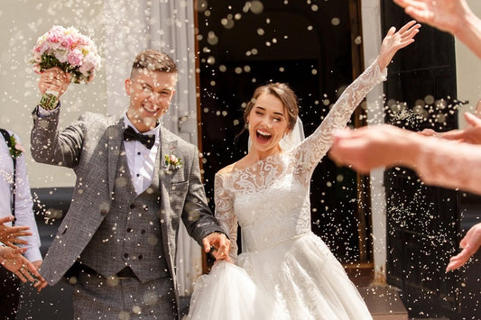 8 Incredible Bridesmaid Dresses Choices in Black-Tie Wedding