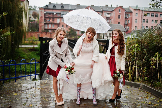 10 Perfect Bridesmaid Dresses for Rainy Wedding Day