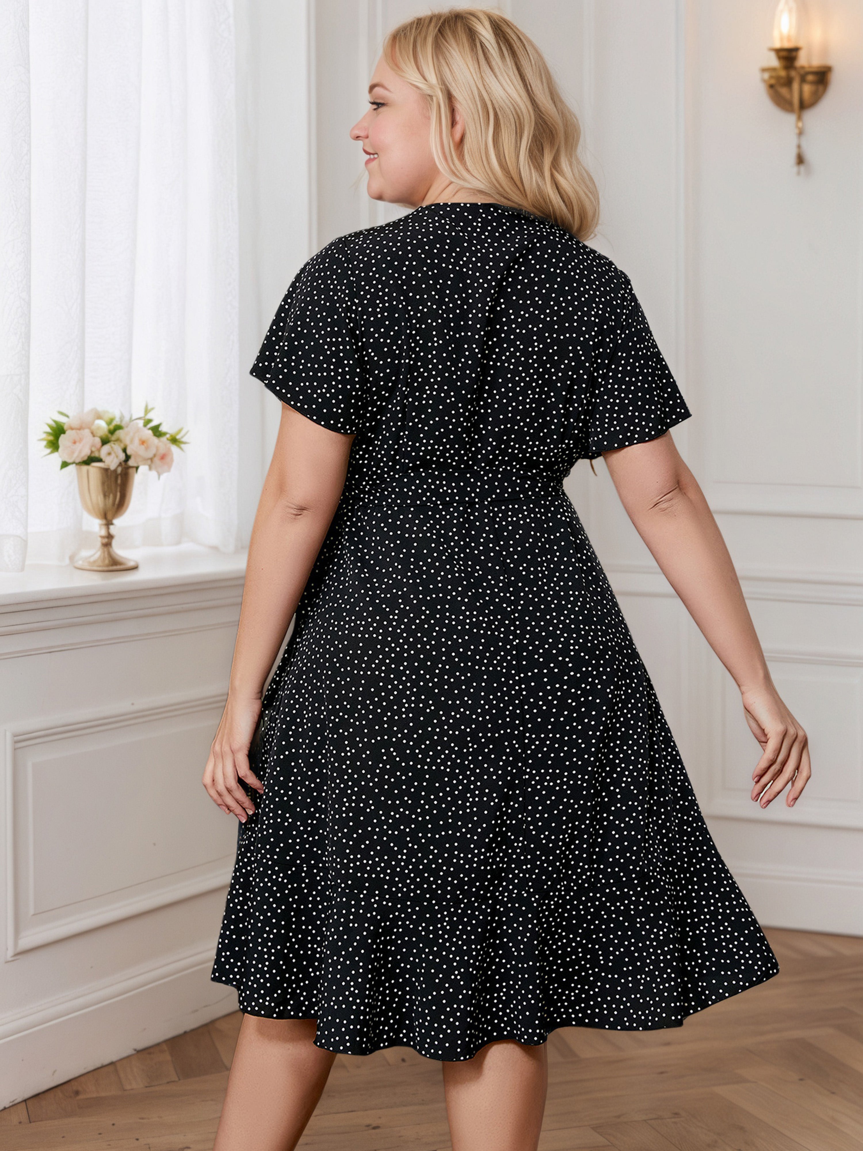 V-Neck Black Short Sleeves Knee Length Plus Size Dress