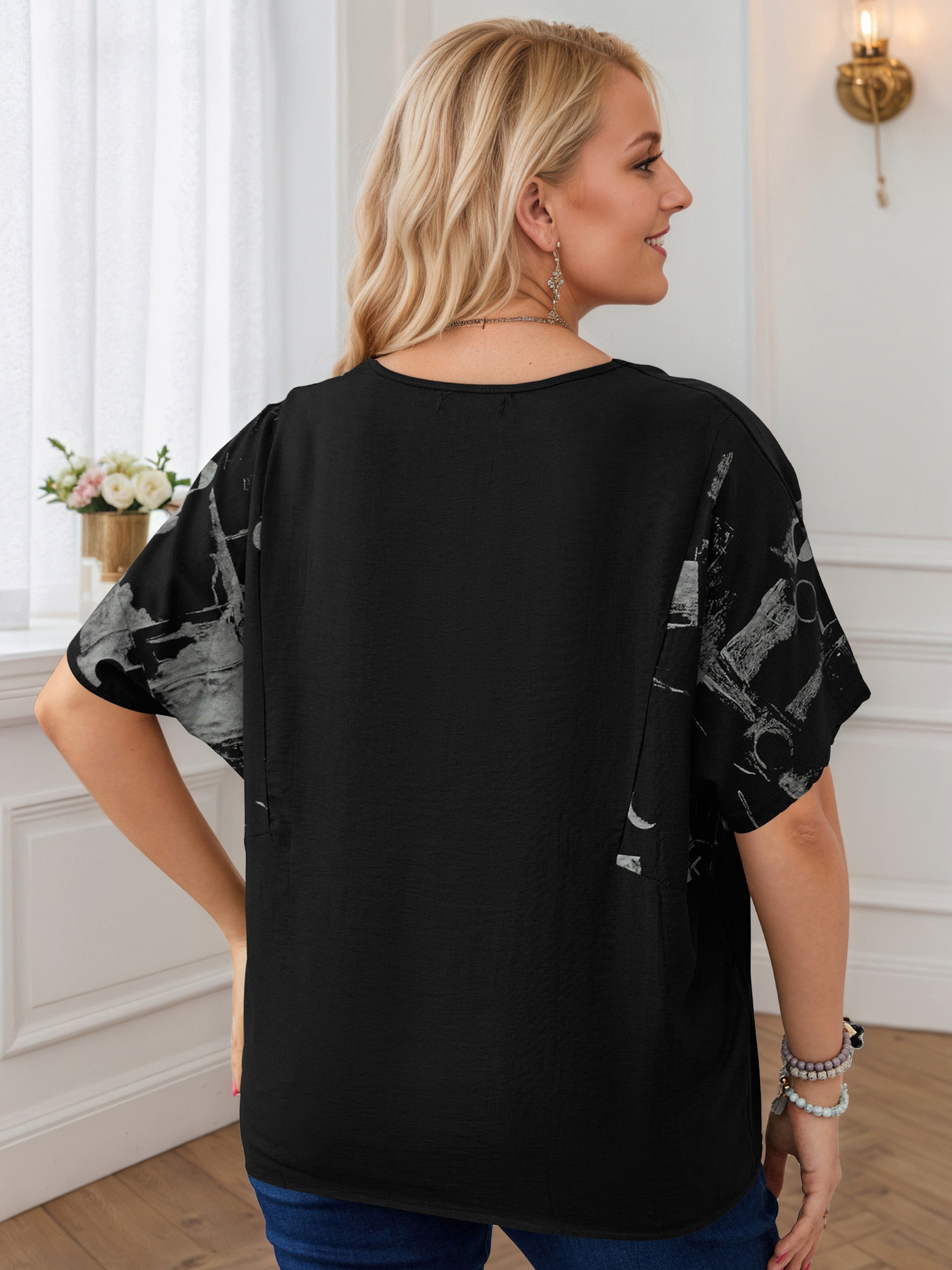 Black Round Neck Printed Batwing Sleeve Plus Blouse