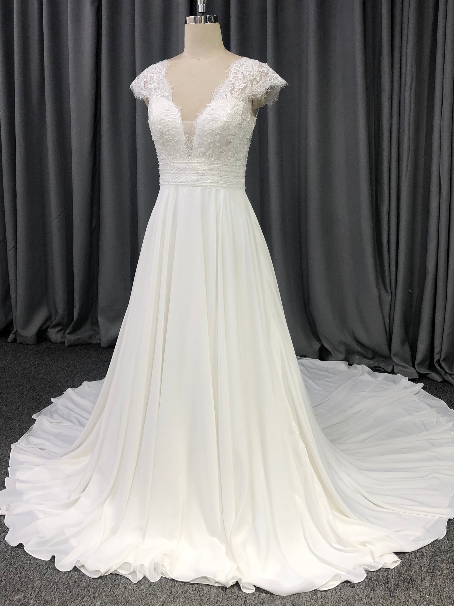 Lace V-neck Court Train Chiffon Wedding Dresses With Lace