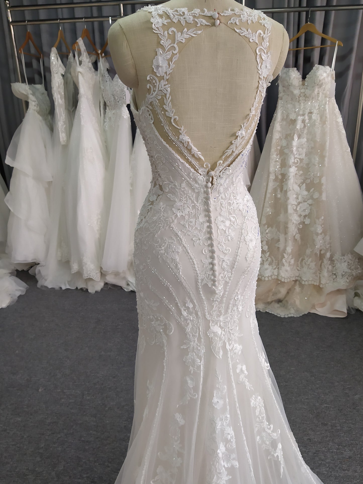 Mermaid V-neck Sweep Train Wedding Dresses With Lace