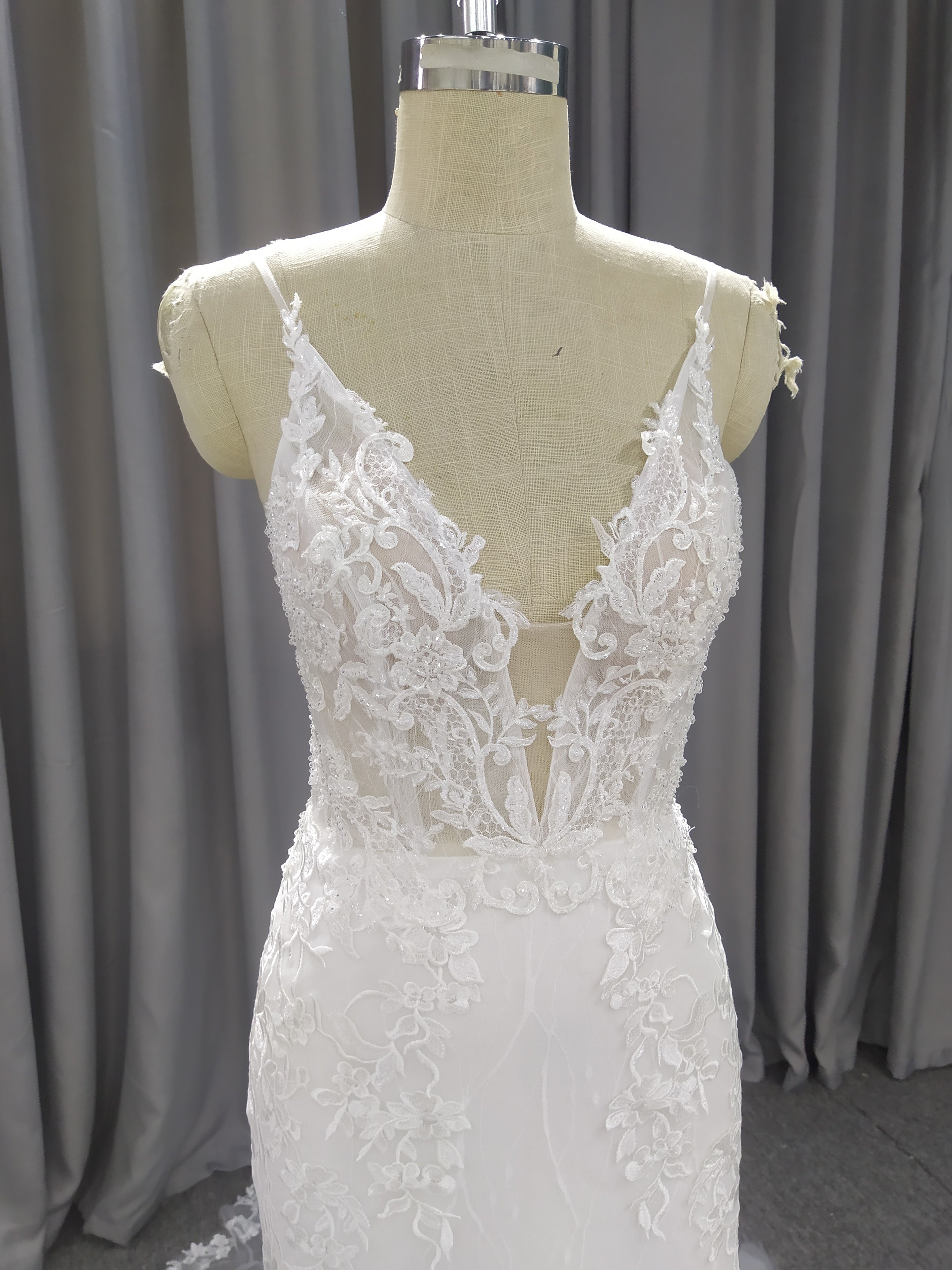 Mermaid Spaghetti Straps Sweep Train Wedding Dresses With Lace