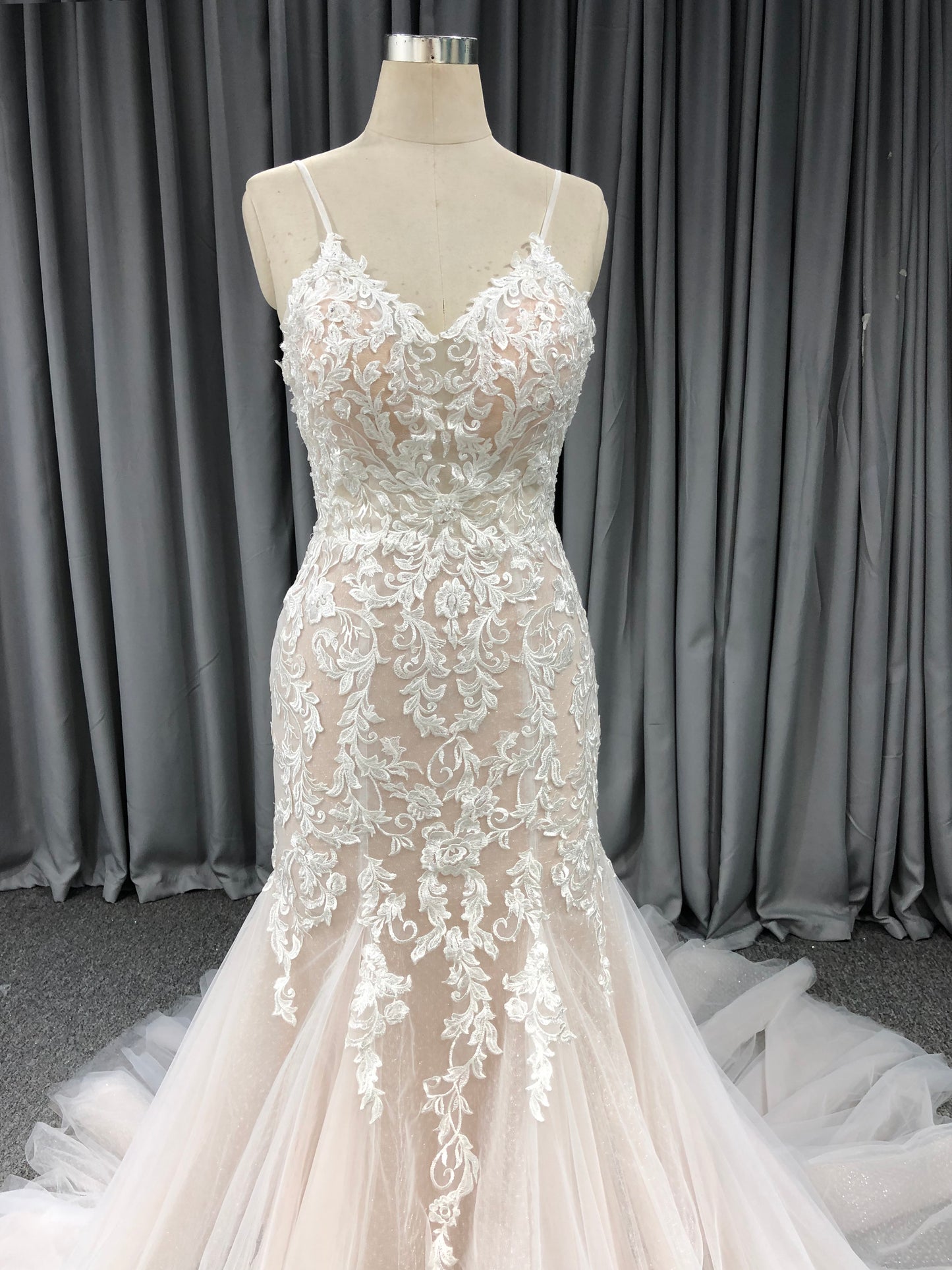 Mermaid Spaghetti Straps Court Train Wedding Dresses With Lace