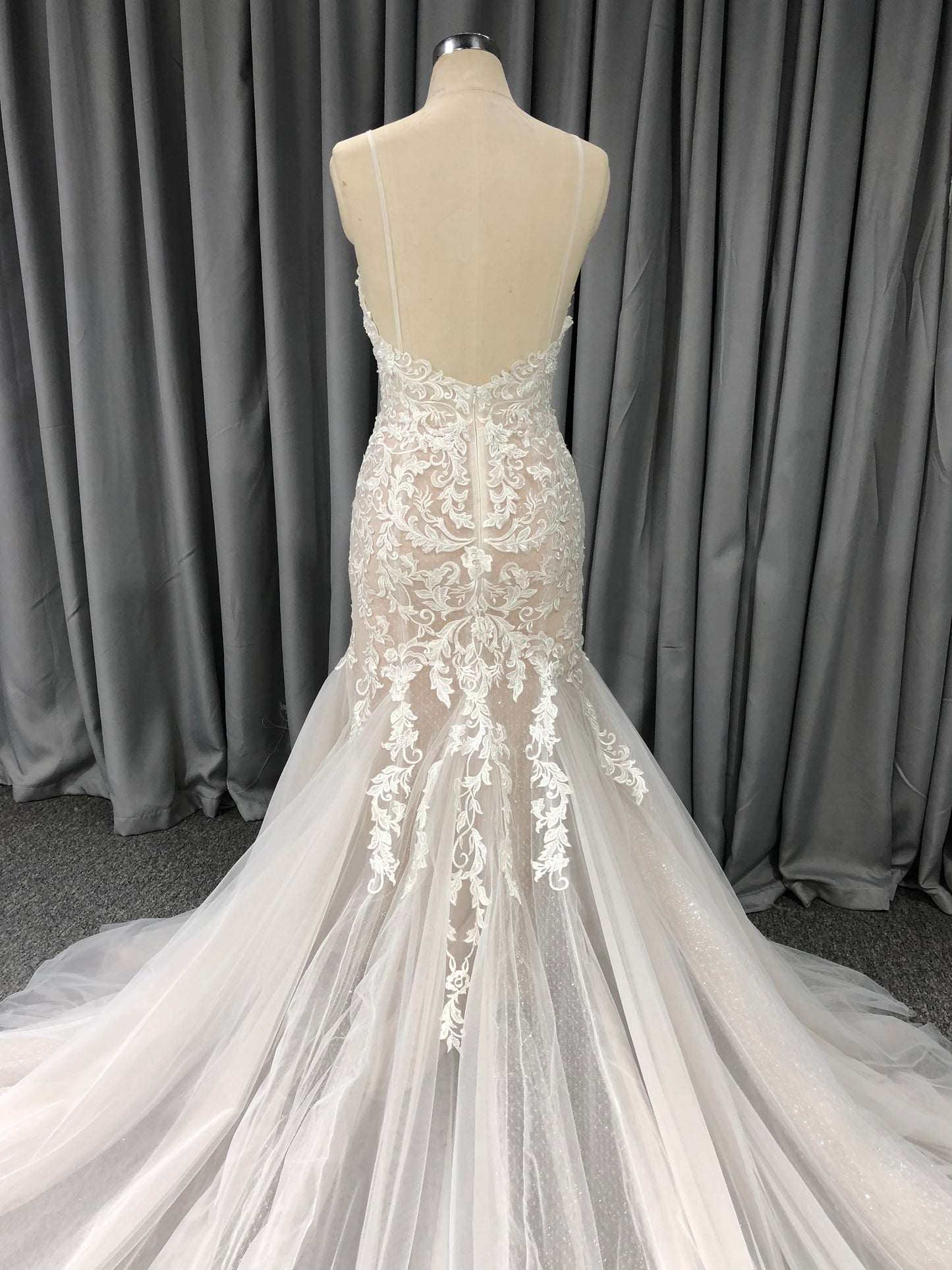 Mermaid Spaghetti Straps Court Train Wedding Dresses With Lace