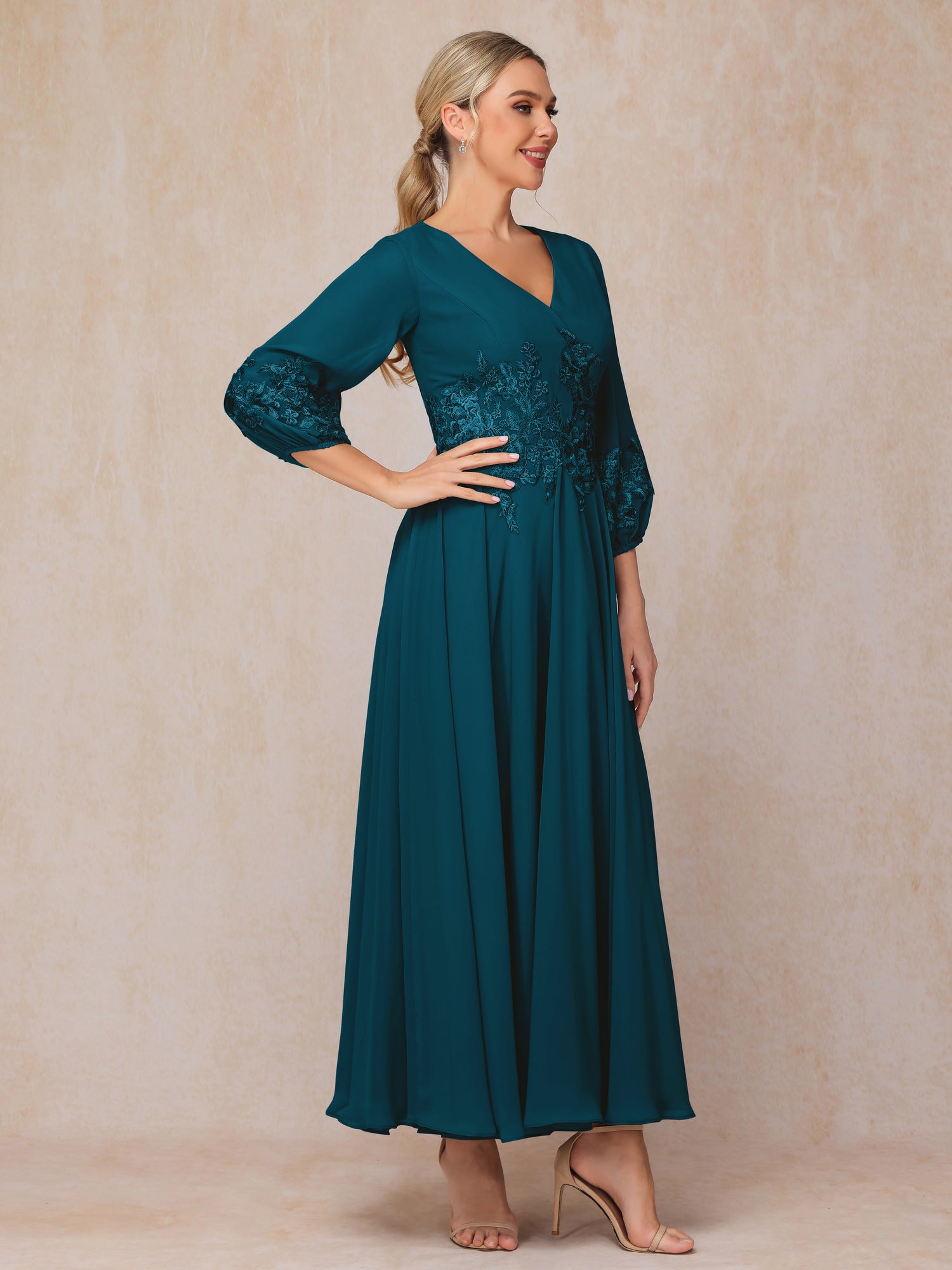 Mother Of The Bride Clover Dresses A-Line Lace Sleeves V-Neck Long Chiffon Mother Of The Bride Dress
